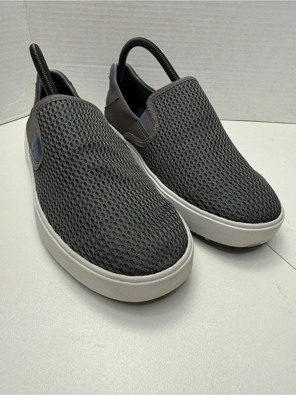 OluKai Men's Gray Knit Slip-On Sneakers size 7